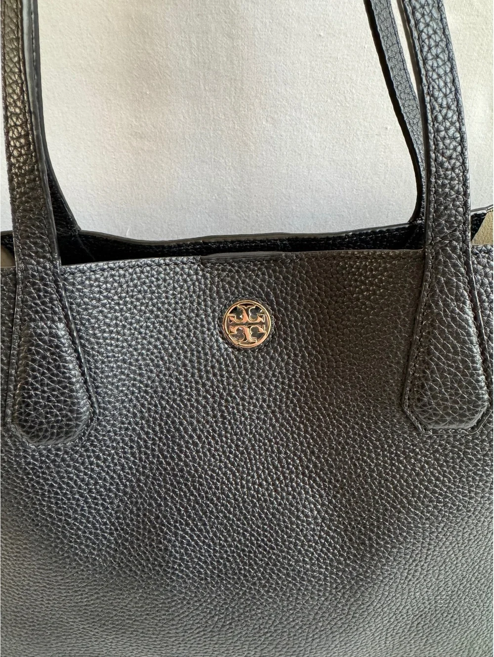 Tory Burch Amanda Easy Leather Tote Black Pebbled Leather Gold Double-T